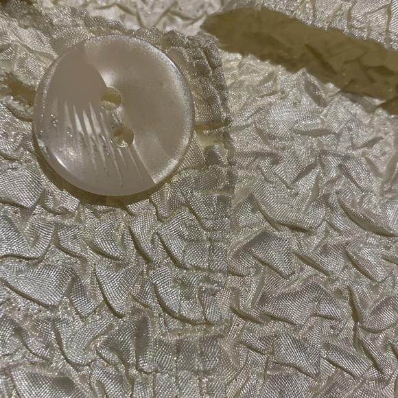 General Apparel Top Light Jacket L Ivory cream Crinckle Front Buttons Polyester - Picture 4 of 16